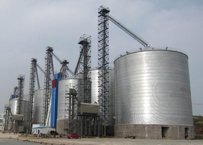 九真镇大型钢板库构造参数及水泥储存质量